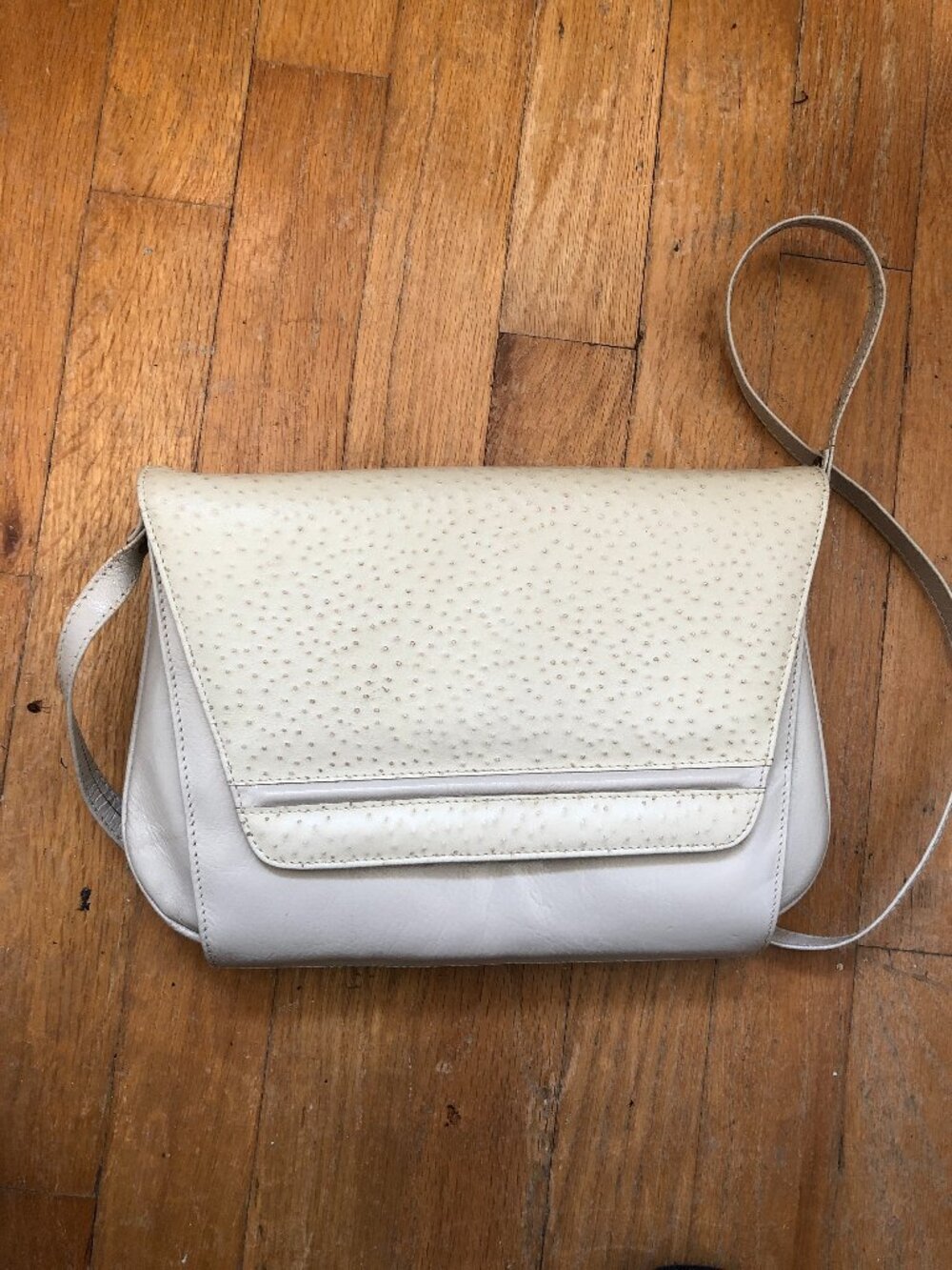 80's style ivory leather purse